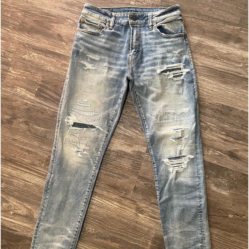 Men’s American Eagle, distressed jeans